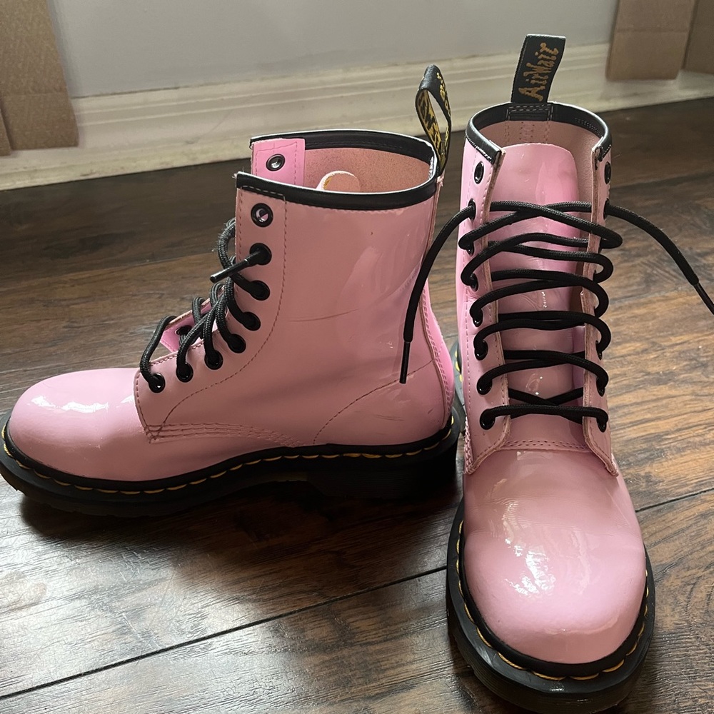 Women’s size 7 pink Dr. Martens